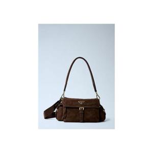 25 FW 프라다 여성 스웨이드 익스플로어 크로스바디 백 pra0262109brn