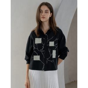 [탱커스]스퀘어 패치 자수 카라 셔츠 (TX3BL029L0)