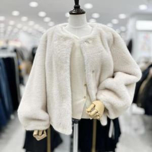 반에이크 HC41 하이드단추 퍼자켓 VB5YFUM506Z