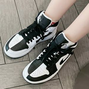 나이키 우먼 에어 조던 1 미드 발편한 조깅 운동화 DR0501-101