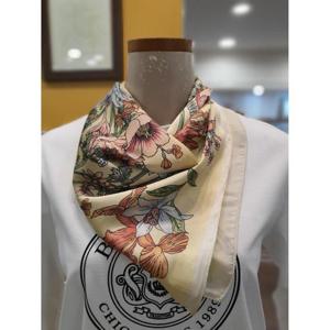BCBG 세이브존01 플라워 스카프 B5A0A401A