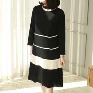 [웬디즈갤러리]세리 플리츠 니트 원피스 AOP007