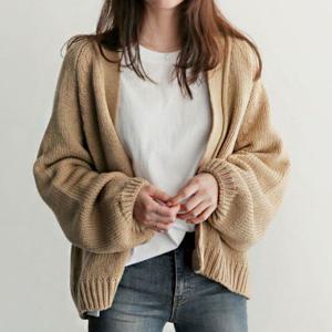 꽈베기니트 대학생 직장인 여성 사무실 패션 깔끔 루즈핏 가디건