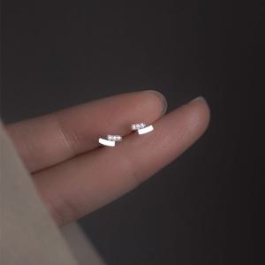 에르모사제이 E139 실버 925 미니 심플 큐빅 피어싱 은 귀걸이