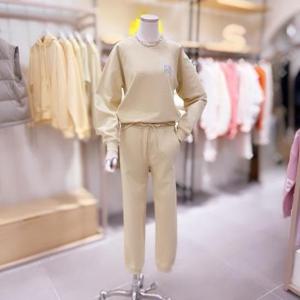 [시에로]  SK1TSF974_자수 엠버시 포인트 조거 팬츠