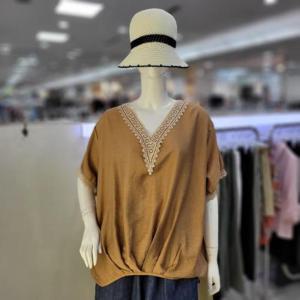 더스토아 DP01 레이스 V 블라우스 T24tchu24l065