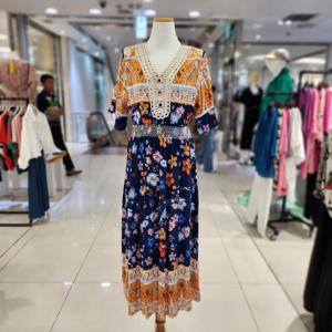 [르니앤맥코이]브이넥 자수 프린트 원피스(ML07OP423)