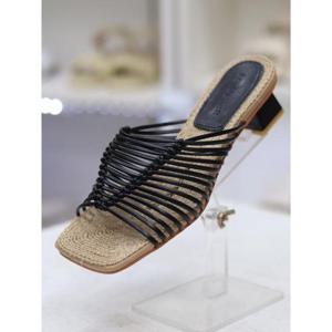 바이로쏘 세이브존03 위빙 슬림 스트링 청키힐 4.5cm 뮬 샌들 (BY)23S10617BI3W