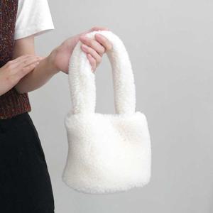 슈슈 미니 토드백 뽀글이 손가방 플리스백 핸드 양털