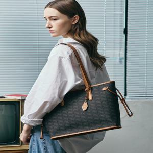 [질스튜어트핸드백]브라운 로젤라칠링 패턴 쇼퍼백 L (노트북수납가능) JABA5E300 W2