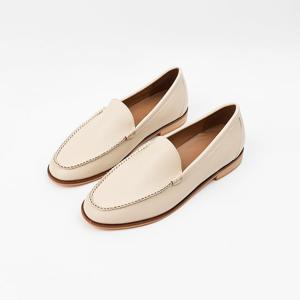 [신난다슈] 여성 로퍼 단화 2cm 여자 플랫 구두 슬립온 발편한 쿠션 낮은굽 GDR252005 베이지