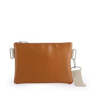 아트박스/버빌리안 스트랩 레더 클러치_카멜