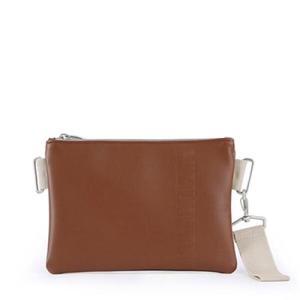 아트박스/버빌리안 스트랩 레더 클러치_브라운