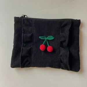 아트박스/봄밤달 체리 프릴 파우치 (코듀로이 블랙)