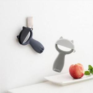 아트박스/와인앤쿡 기본형 캣 감자야채칼 1개(색상랜덤)