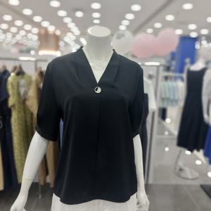 [아니베에프]A55WBL740 브이넥 단추장식 블라우스_GN