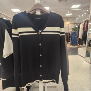 올리비아로렌 HC05 컬러블럭 포인트기본가디건 VOB BC4F7321