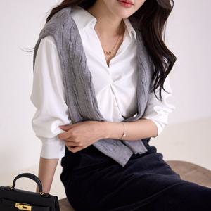 [모리스커밍홈] 카라넥 트위스트 블라우스_M2510BL616C