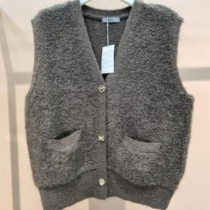 Destijl HC34 로즈뽀글이 브이넥 앞 오픈형 단추 니트 조끼 D2541vt01