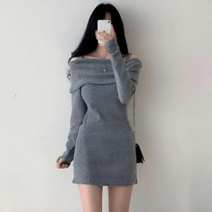 페미닌 오프숄더 슬림핏 골지 원피스 UJS-028