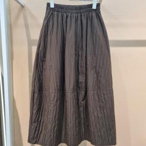 라티움 HC34 허리통밴드 엠보절개 약패딩 벌룬 롱스커트 T2543SK04