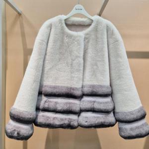 라티움 HC34 부드러운페이크밍크 안감무스탕제질 밑단배색 노카라점퍼 T2543jk09