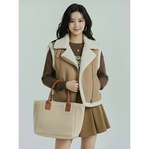 [플로우랩][플로우랩] 사선 버클 무스탕 조끼_FLVT001W25