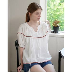 [위시드]에스닉 테슬 스트랩 하프 블라우스 (WICBBL086)