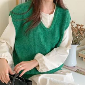 나야홍 / 아이우먼 부드러운컬러니트조끼 TCV783M512 빅사이즈