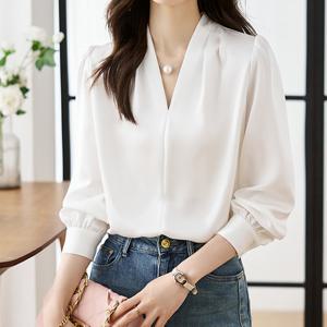 [블랙퀸] 새틴 노카라 브이넥 블라우스 blk004413