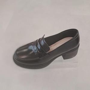 에스콰이아 HC03 은은한 광택 청키 여성로퍼 PFFSHP614