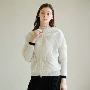 [요이츠] 조각 주름 라운드 플리츠 점퍼 아이보리_YJ08WNPJP01