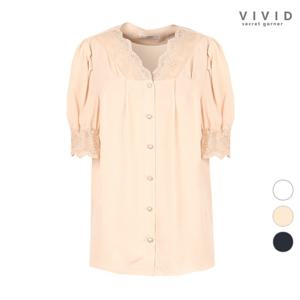 [VIVID SG] 레이스배색 진주단추 블라우스 VS124017