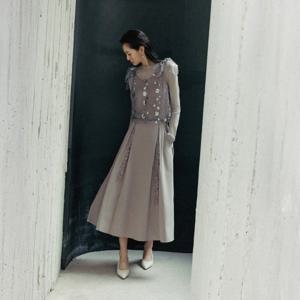 르네크루 26SS 프릴 블록 스커트