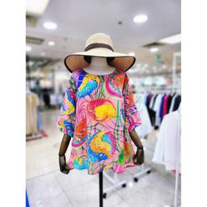 스테파니 세이브존08 나염 라운드 박시 블라우스 A24SH4226