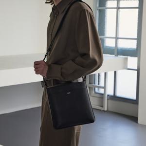 [헤지스] [데일리]블랙 로고배색 크로스백 HJBA5E892BK