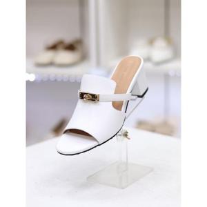 바이로쏘 세이브존03 소가죽 청키힐 버클장식 6cm 샌들 뮬 (BY)AG23S10045BF2WA