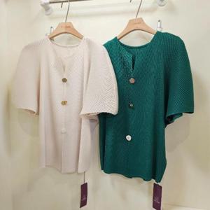 스테파니 HC07 골드버튼 플리츠 블라우스 A25SH5232