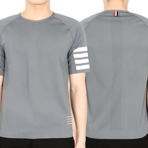 디몬트 23 S/S 톰브라운 남성 사선완장 나일론 반팔(그레이) MJA008Y 06770 035