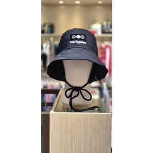 [파리게이츠]521E4CP007_BK-여성 스마일 와펜 귀덮개 퀼팅 버킷햇-(25년겨울)