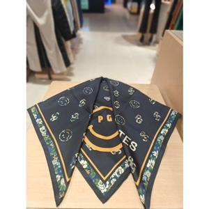 [파리게이츠] 25FW겨울 여성 테마 패턴 실크 빅 사각 스카프 (521E4AC401)