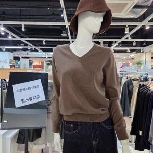 밀스튜디오 DP02 보듵보들 브이넥 니트 LRAKTB129