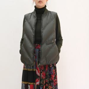 [비꼴리끄(여성)]시보리넥 라인 자수 패딩조끼 B234PV2010