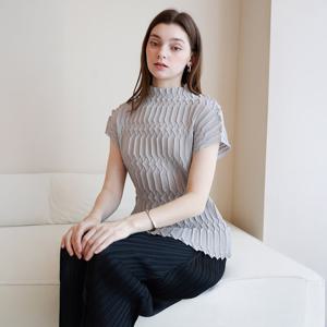 [요이츠] 헥사곤 텍스처 플리츠 블라우스_YJ05WNPBL08