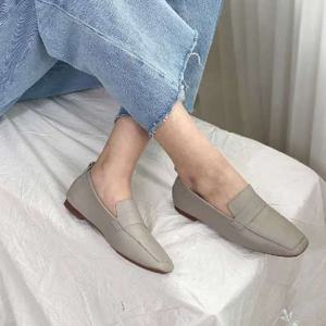 [블루피오레] 앞코 스퀘어 심플 로퍼 BFS739