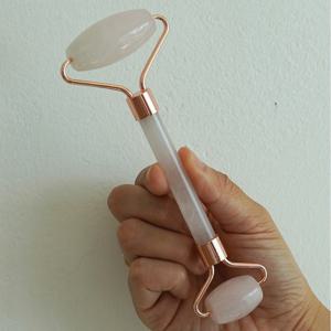 천연 로즈쿼츠 페이스 롤러 [바디 얼굴 승모근 림프 마사지기]