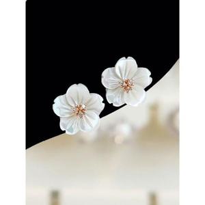 볼라레 세이브존03 에델 자개 꽃 은침귀걸이 AGASSS1496