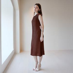 [요이츠]이레귤러 플리츠 슬리브리스 드레스_YJ06WQPOP02_BR1