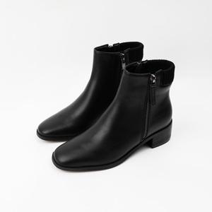 [신난다슈] 여성 앵클부츠 4cm 여자 숏 앵글 부츠 소가죽 통굽 발편한 쿠션 GDR253040 블랙