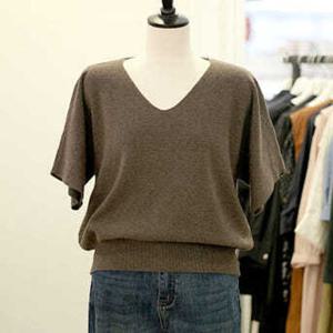 [메종블랑쉬]가오리핏 브이넥 반팔 니트 ARAM253JSW853